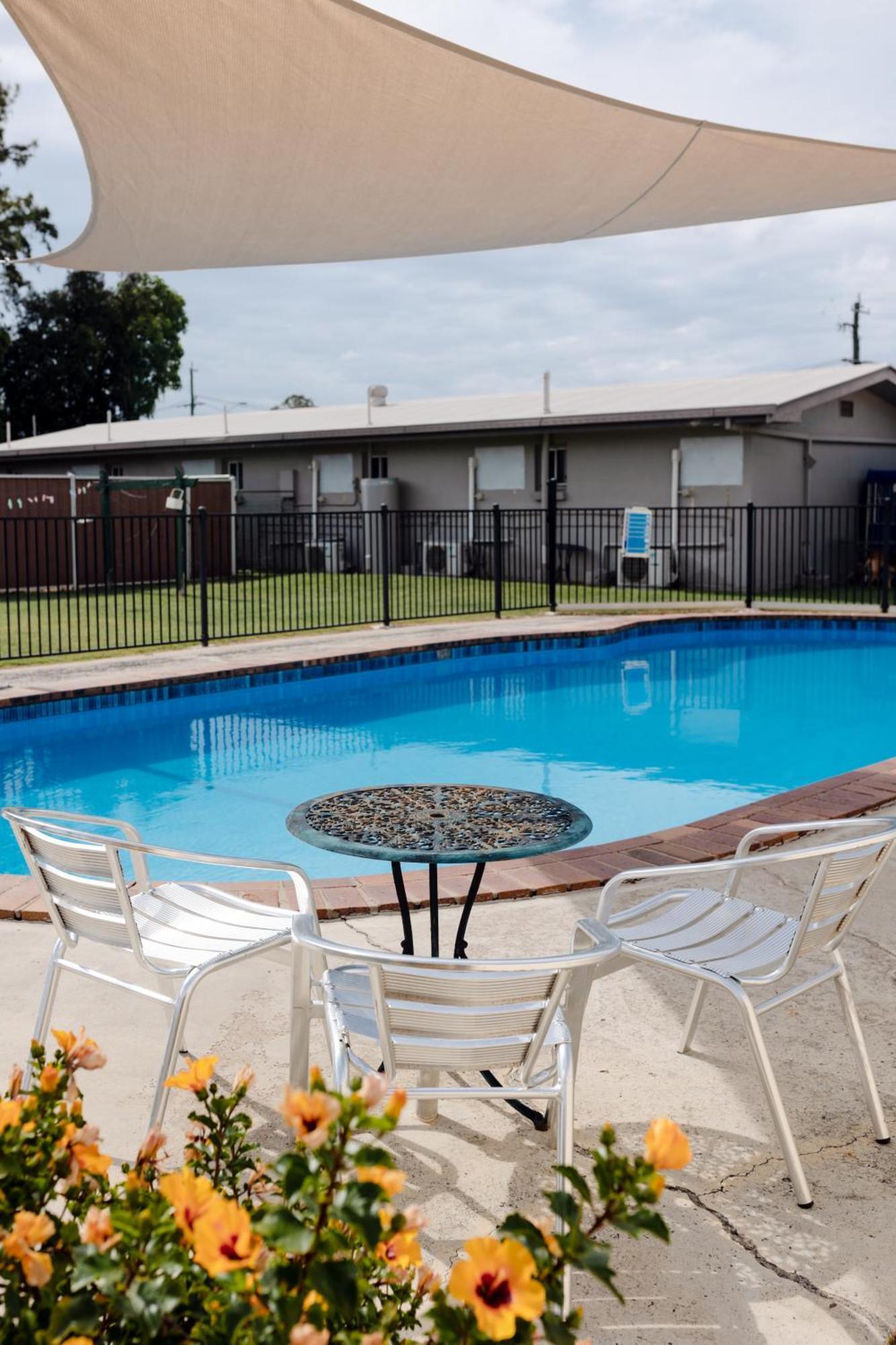 Starline Motor Inn Miles Dış mekan fotoğraf