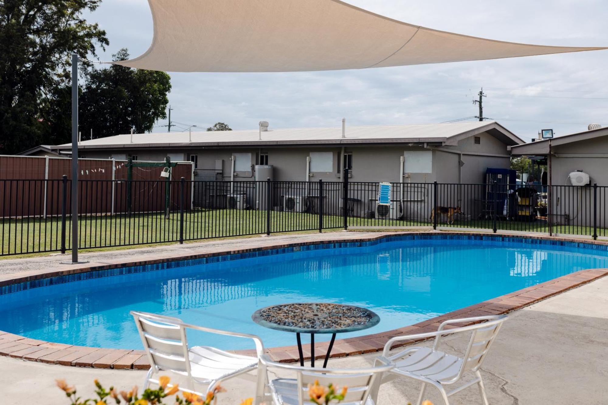 Starline Motor Inn Miles Dış mekan fotoğraf
